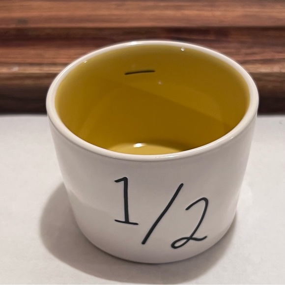 Rae Dunn Disney Princess Set of 4 Ceramic Measuring Cups - Picture 12 of 17